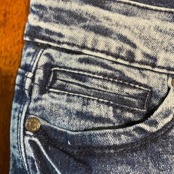 Bamboo distressed‎ stonewashed skinny jeans. 80’s style!!!! - Picture 7 of 16